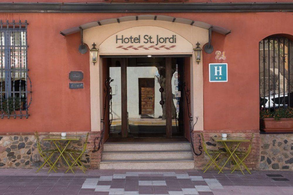 Отель Sant Jordi Монтбрио-дель-Камп Экстерьер фото